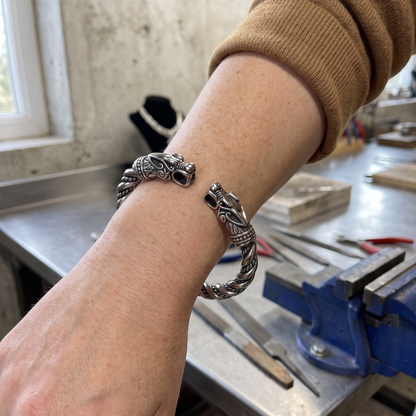 Fenrir arm ring